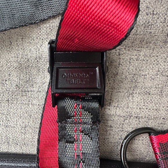 Off White Gore-Tex crossbody bag - Picture 3 of 8